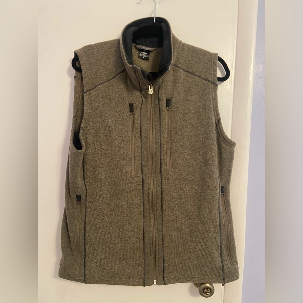 Men’s Kuhl Brown/Tan fleece full zip vest size XL
